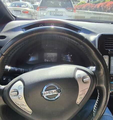 Сірий Ніссан Ліф, об'ємом двигуна 0 л та пробігом 91 тис. км за 6500 $, фото 4 на Automoto.ua