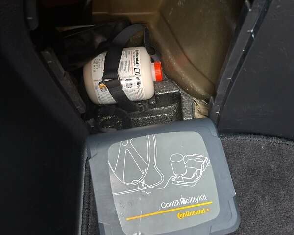 Серый Ниссан Лиф, объемом двигателя 0 л и пробегом 148 тыс. км за 5700 $, фото 31 на Automoto.ua