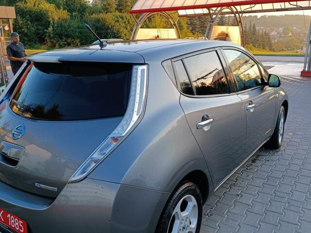 Сірий Ніссан Ліф, об'ємом двигуна 0 л та пробігом 135 тис. км за 5900 $, фото 6 на Automoto.ua