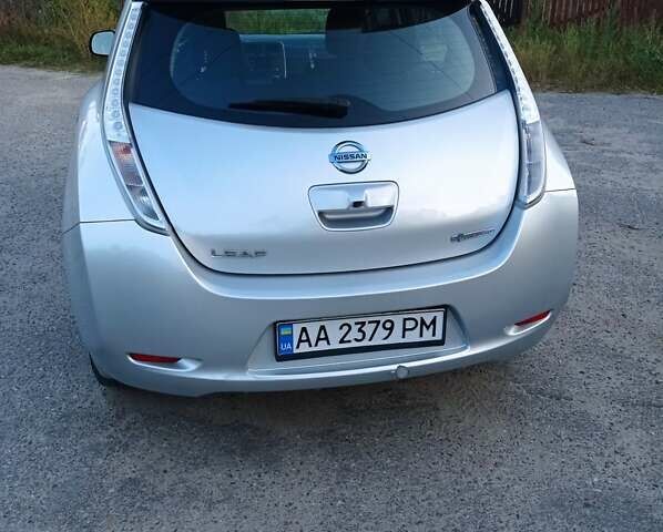 Серый Ниссан Лиф, объемом двигателя 0 л и пробегом 160 тыс. км за 5700 $, фото 3 на Automoto.ua