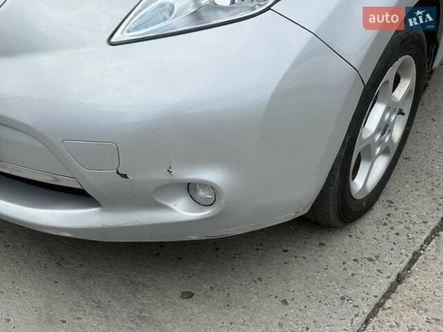 Серый Ниссан Лиф, объемом двигателя 0 л и пробегом 160 тыс. км за 5300 $, фото 21 на Automoto.ua