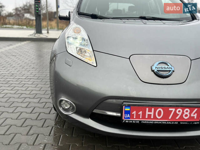Серый Ниссан Лиф, объемом двигателя 0 л и пробегом 125 тыс. км за 6750 $, фото 10 на Automoto.ua