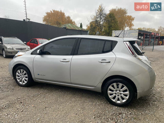 Ниссан Лиф 2013 в Нежине на Automoto.ua Серый Ниссан Лиф, объемом двигателя 0 л и пробегом 181 тыс. км за 5100 $, фото 10 на Automoto.ua