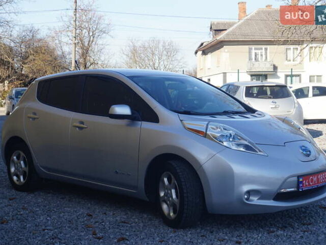 Серый Ниссан Лиф, объемом двигателя 0 л и пробегом 193 тыс. км за 5555 $, фото 4 на Automoto.ua