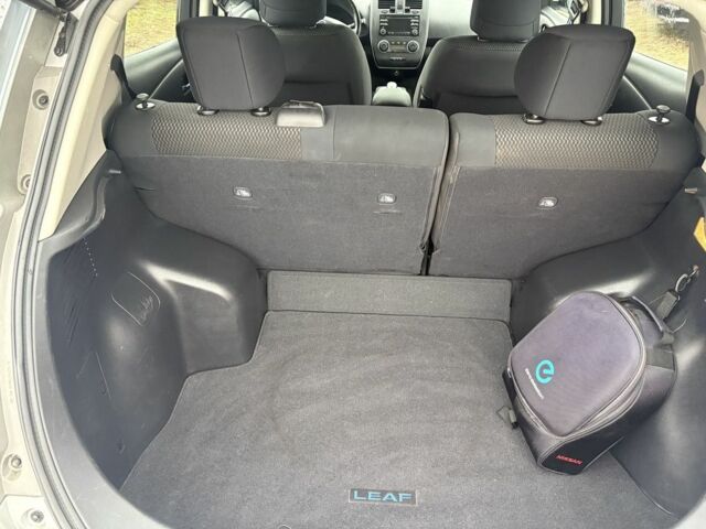 Сірий Ніссан Ліф, об'ємом двигуна 0 л та пробігом 57 тис. км за 6200 $, фото 18 на Automoto.ua