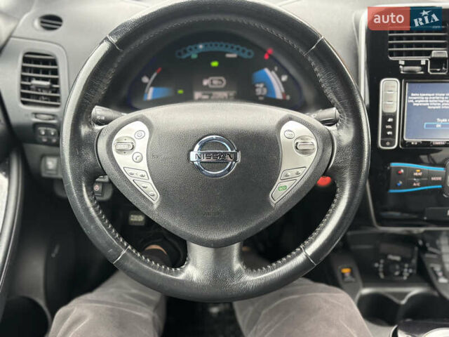 Серый Ниссан Лиф, объемом двигателя 0 л и пробегом 125 тыс. км за 6750 $, фото 42 на Automoto.ua