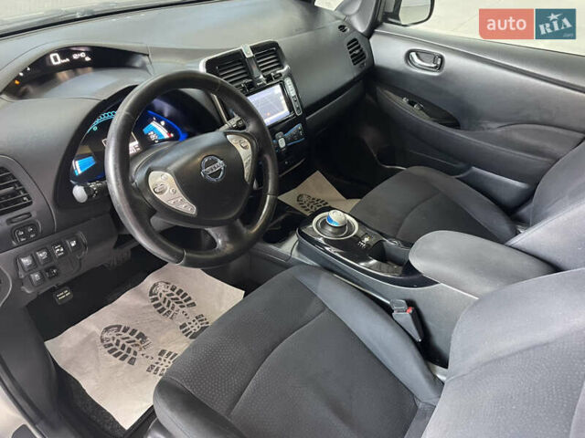Серый Ниссан Лиф, объемом двигателя 0 л и пробегом 117 тыс. км за 6800 $, фото 47 на Automoto.ua