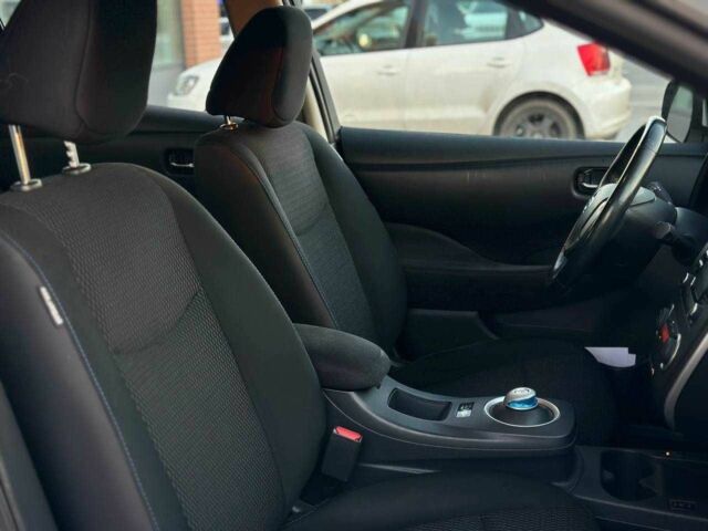 Серый Ниссан Лиф, объемом двигателя 0 л и пробегом 75 тыс. км за 5000 $, фото 9 на Automoto.ua