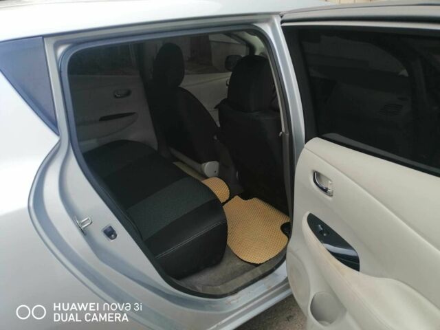 Серый Ниссан Лиф, объемом двигателя 0 л и пробегом 96 тыс. км за 5500 $, фото 3 на Automoto.ua