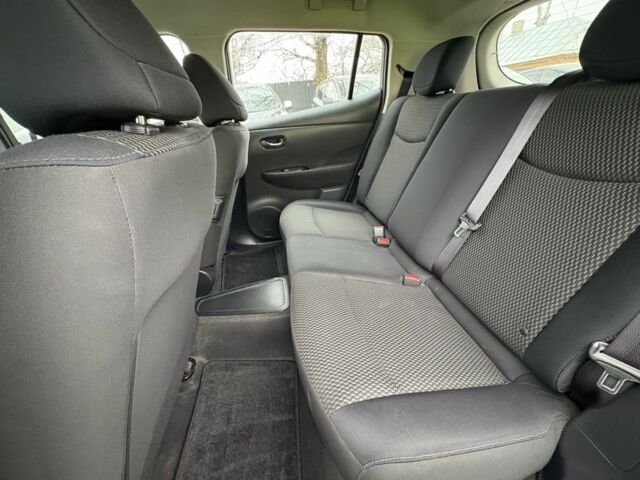 Сірий Ніссан Ліф, об'ємом двигуна 0 л та пробігом 57 тис. км за 6200 $, фото 19 на Automoto.ua