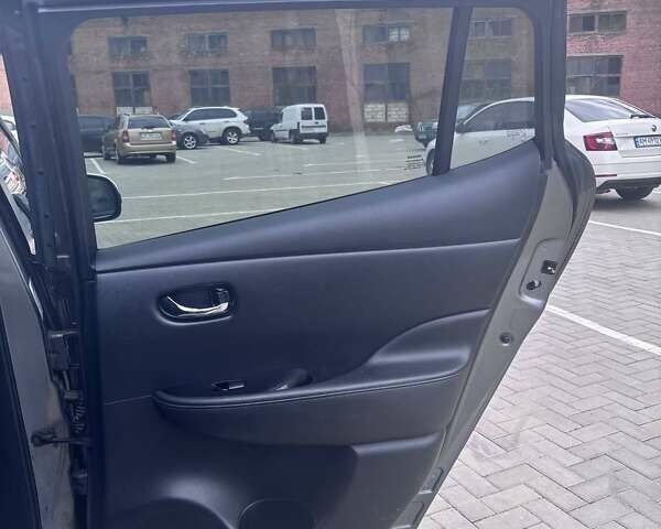 Сірий Ніссан Ліф, об'ємом двигуна 0 л та пробігом 108 тис. км за 7500 $, фото 11 на Automoto.ua