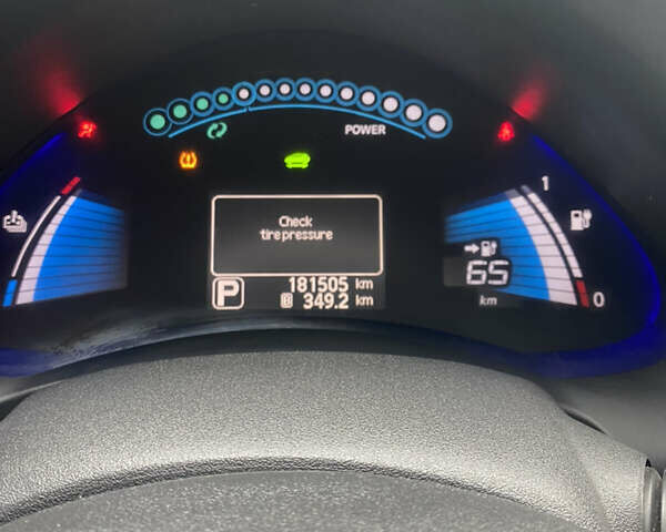 Ниссан Лиф 2013 в Нежине на Automoto.ua Серый Ниссан Лиф, объемом двигателя 0 л и пробегом 181 тыс. км за 5100 $, фото 26 на Automoto.ua