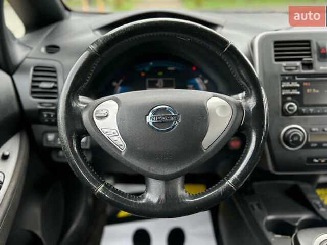 Серый Ниссан Лиф, объемом двигателя 0 л и пробегом 73 тыс. км за 6450 $, фото 12 на Automoto.ua