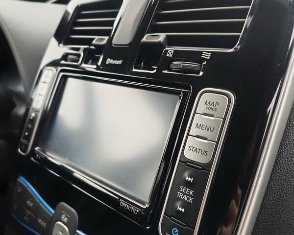 Серый Ниссан Лиф, объемом двигателя 0 л и пробегом 124 тыс. км за 6500 $, фото 3 на Automoto.ua