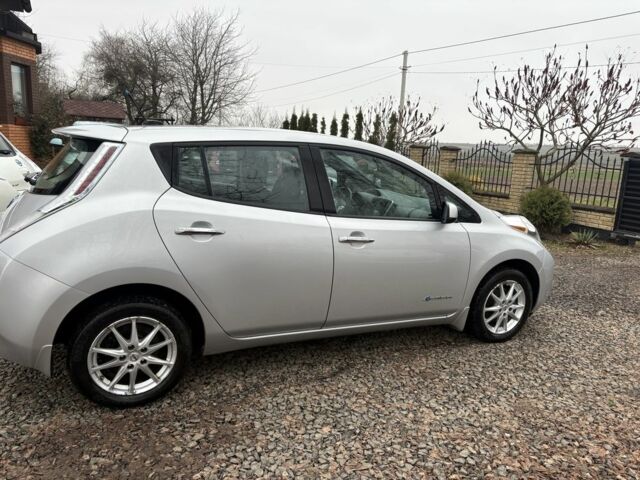 Сірий Ніссан Ліф, об'ємом двигуна 0 л та пробігом 57 тис. км за 6200 $, фото 13 на Automoto.ua