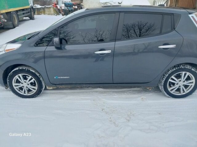 Серый Ниссан Лиф, объемом двигателя 0 л и пробегом 144 тыс. км за 6200 $, фото 2 на Automoto.ua
