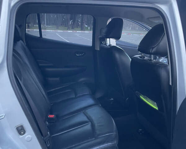 Серый Ниссан Лиф, объемом двигателя 0 л и пробегом 166 тыс. км за 6900 $, фото 8 на Automoto.ua