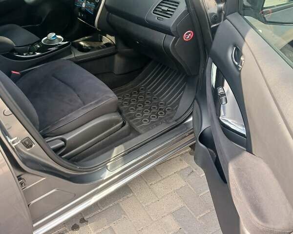 Сірий Ніссан Ліф, об'ємом двигуна 0 л та пробігом 142 тис. км за 7200 $, фото 22 на Automoto.ua