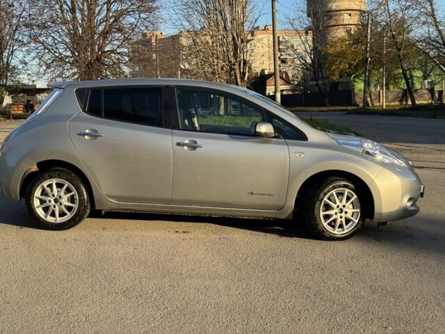 Сірий Ніссан Ліф, об'ємом двигуна 0 л та пробігом 113 тис. км за 6500 $, фото 4 на Automoto.ua