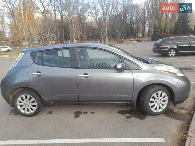 Серый Ниссан Лиф, объемом двигателя 0 л и пробегом 134 тыс. км за 8499 $, фото 3 на Automoto.ua
