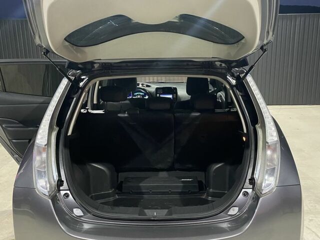 Сірий Ніссан Ліф, об'ємом двигуна 0 л та пробігом 131 тис. км за 6550 $, фото 12 на Automoto.ua