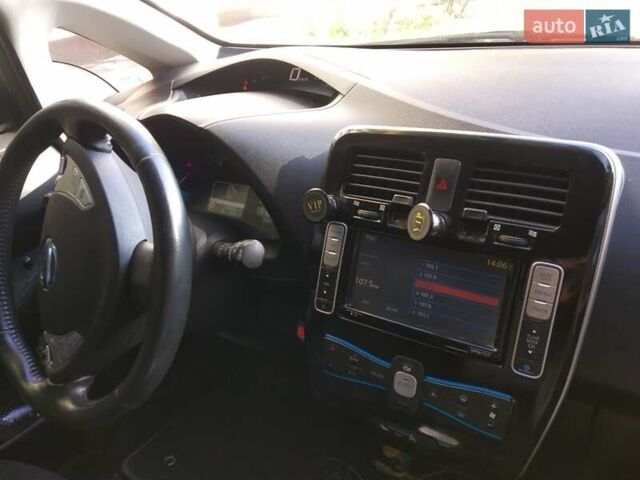 Серый Ниссан Лиф, объемом двигателя 0 л и пробегом 160 тыс. км за 6000 $, фото 19 на Automoto.ua