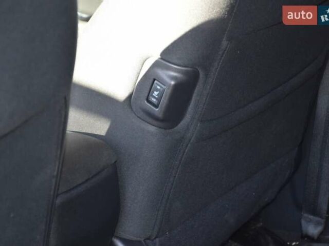 Серый Ниссан Лиф, объемом двигателя 0 л и пробегом 96 тыс. км за 7200 $, фото 24 на Automoto.ua