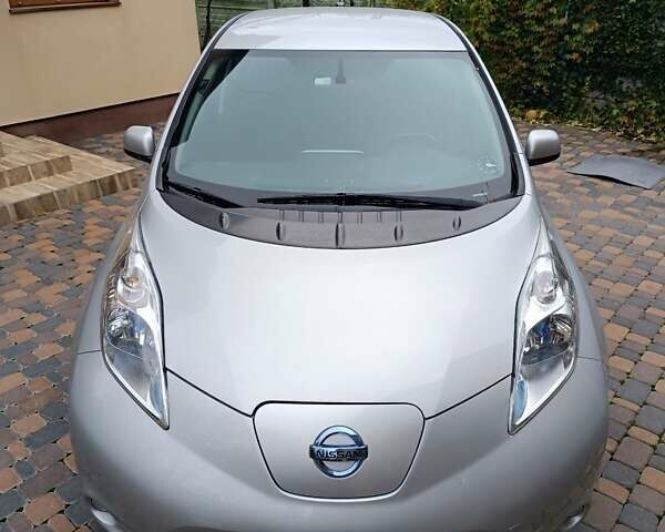 Ниссан Лиф 2014 в Ровно на Automoto.ua Серый Ниссан Лиф, объемом двигателя 0 л и пробегом 118 тыс. км за 5700 $, фото 1 на Automoto.ua