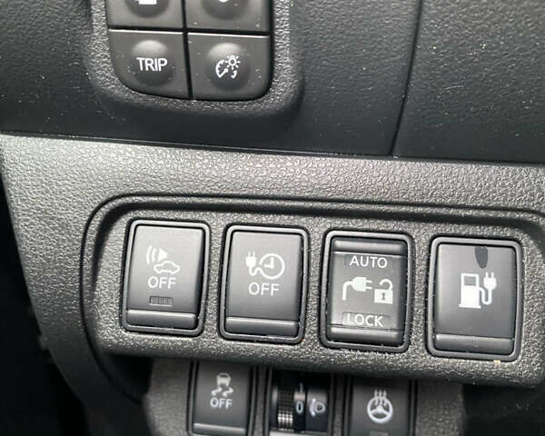 Серый Ниссан Лиф, объемом двигателя 0 л и пробегом 129 тыс. км за 6699 $, фото 19 на Automoto.ua