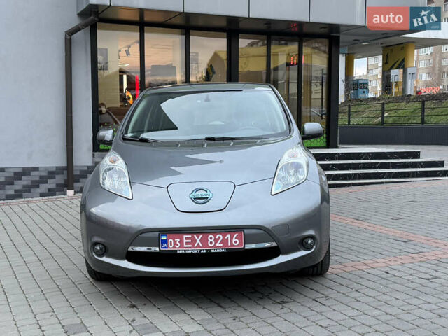 Серый Ниссан Лиф, объемом двигателя 0 л и пробегом 86 тыс. км за 6999 $, фото 4 на Automoto.ua