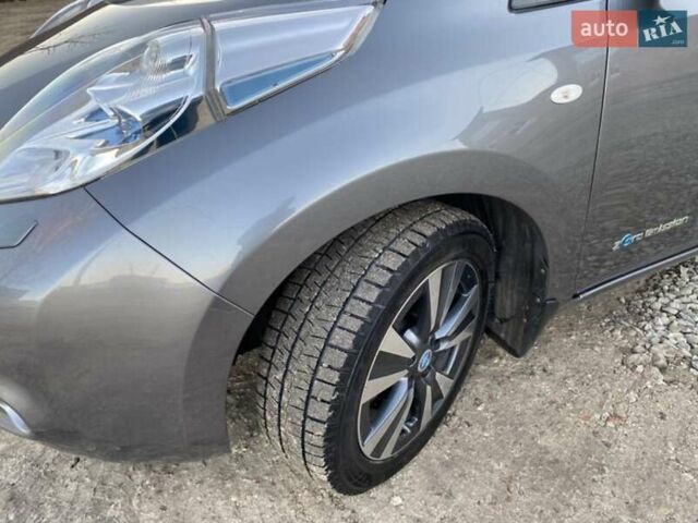 Серый Ниссан Лиф, объемом двигателя 0 л и пробегом 108 тыс. км за 6520 $, фото 4 на Automoto.ua