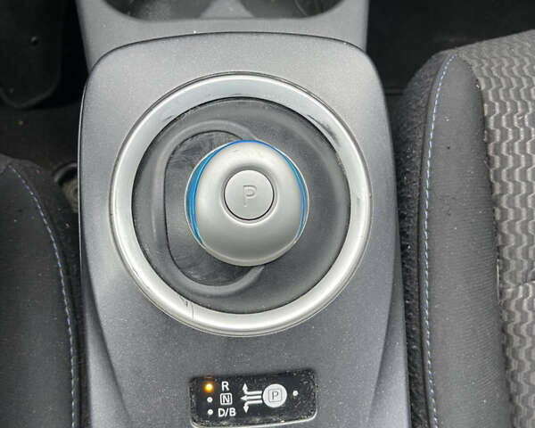 Серый Ниссан Лиф, объемом двигателя 0 л и пробегом 106 тыс. км за 5700 $, фото 13 на Automoto.ua