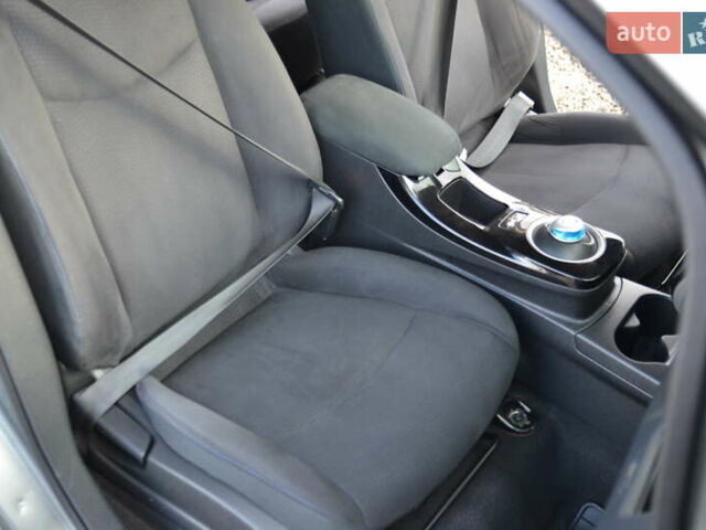 Сірий Ніссан Ліф, об'ємом двигуна 0 л та пробігом 74 тис. км за 6999 $, фото 21 на Automoto.ua