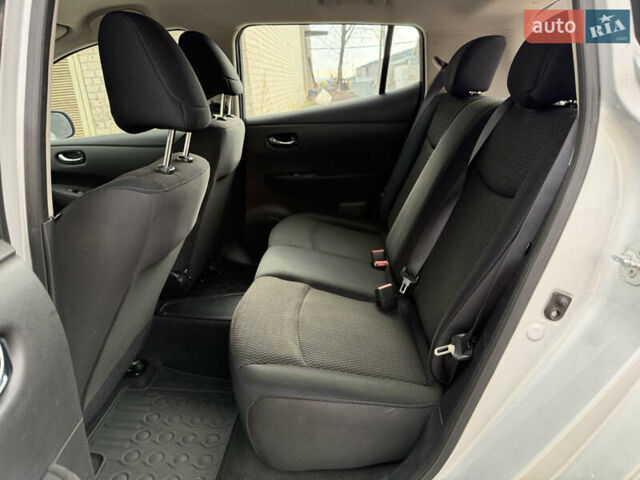 Серый Ниссан Лиф, объемом двигателя 0 л и пробегом 134 тыс. км за 6499 $, фото 21 на Automoto.ua