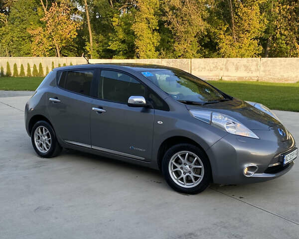 Серый Ниссан Лиф, объемом двигателя 0 л и пробегом 135 тыс. км за 6800 $, фото 2 на Automoto.ua