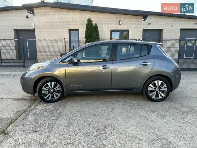 Сірий Ніссан Ліф, об'ємом двигуна 0 л та пробігом 154 тис. км за 8200 $, фото 5 на Automoto.ua