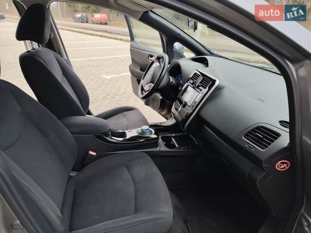 Серый Ниссан Лиф, объемом двигателя 0 л и пробегом 100 тыс. км за 5999 $, фото 43 на Automoto.ua