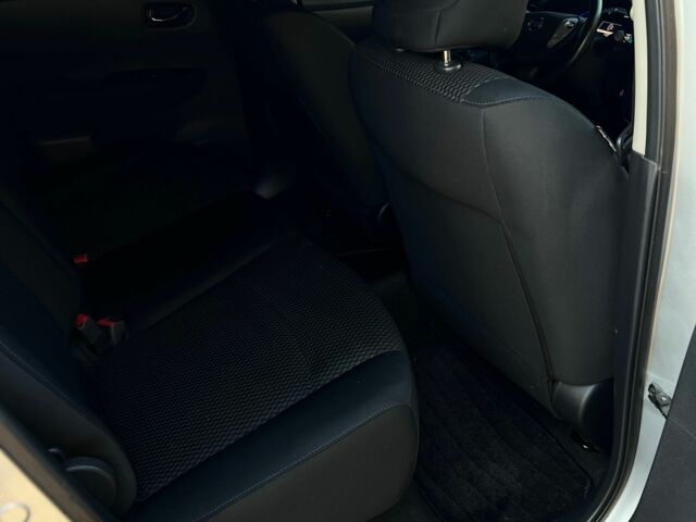 Сірий Ніссан Ліф, об'ємом двигуна 0 л та пробігом 122 тис. км за 8000 $, фото 8 на Automoto.ua