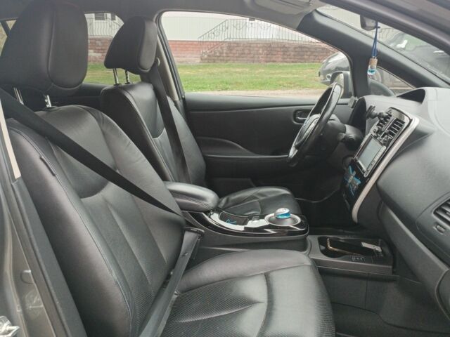 Серый Ниссан Лиф, объемом двигателя 0 л и пробегом 145 тыс. км за 6800 $, фото 2 на Automoto.ua