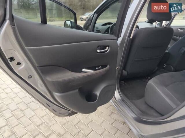 Серый Ниссан Лиф, объемом двигателя 0 л и пробегом 100 тыс. км за 5999 $, фото 49 на Automoto.ua