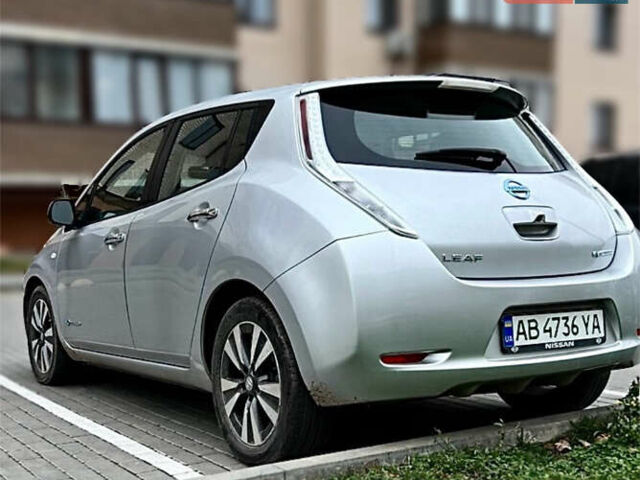 Сірий Ніссан Ліф, об'ємом двигуна 0 л та пробігом 172 тис. км за 7500 $, фото 4 на Automoto.ua