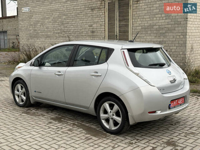 Серый Ниссан Лиф, объемом двигателя 0 л и пробегом 134 тыс. км за 6499 $, фото 8 на Automoto.ua