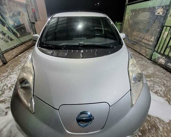 Сірий Ніссан Ліф, об'ємом двигуна 0 л та пробігом 227 тис. км за 8528 $, фото 11 на Automoto.ua