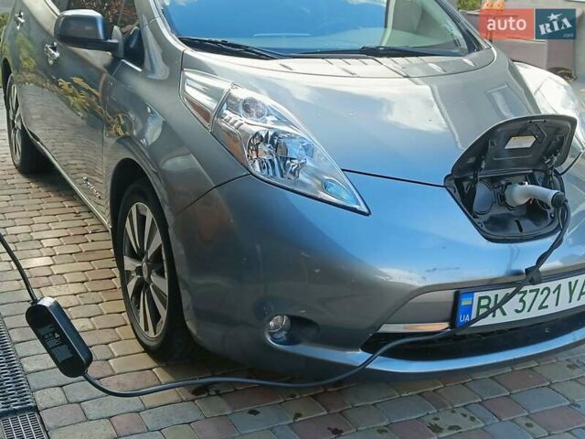 Серый Ниссан Лиф, объемом двигателя 0 л и пробегом 96 тыс. км за 7200 $, фото 13 на Automoto.ua