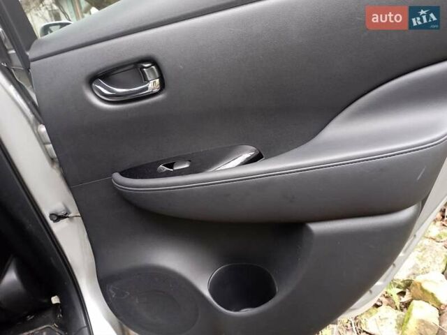 Серый Ниссан Лиф, объемом двигателя 0 л и пробегом 132 тыс. км за 5950 $, фото 29 на Automoto.ua