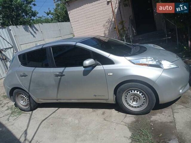 Серый Ниссан Лиф, объемом двигателя 0 л и пробегом 156 тыс. км за 6500 $, фото 7 на Automoto.ua