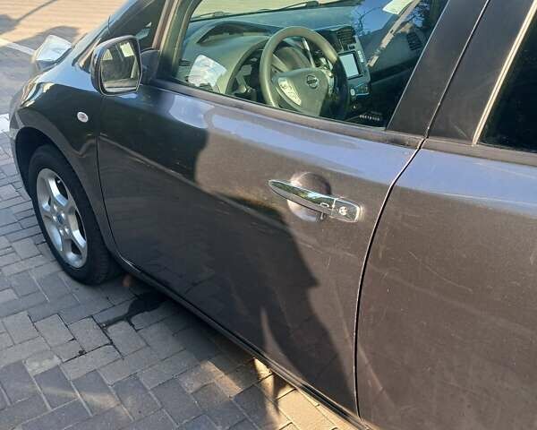Сірий Ніссан Ліф, об'ємом двигуна 0 л та пробігом 142 тис. км за 7200 $, фото 5 на Automoto.ua