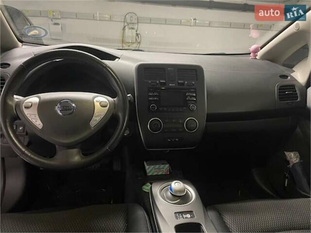 Сірий Ніссан Ліф, об'ємом двигуна 0 л та пробігом 88 тис. км за 7800 $, фото 6 на Automoto.ua