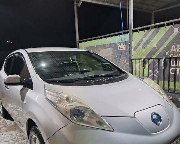 Сірий Ніссан Ліф, об'ємом двигуна 0 л та пробігом 227 тис. км за 8528 $, фото 25 на Automoto.ua