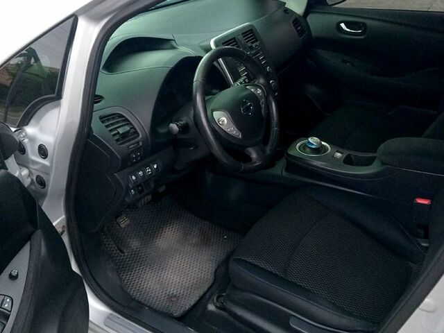 Серый Ниссан Лиф, объемом двигателя 0 л и пробегом 110 тыс. км за 6800 $, фото 8 на Automoto.ua
